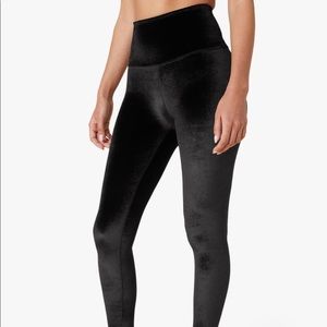 Beyond yoga Velvet Motion High Waisted Midi Legging size black